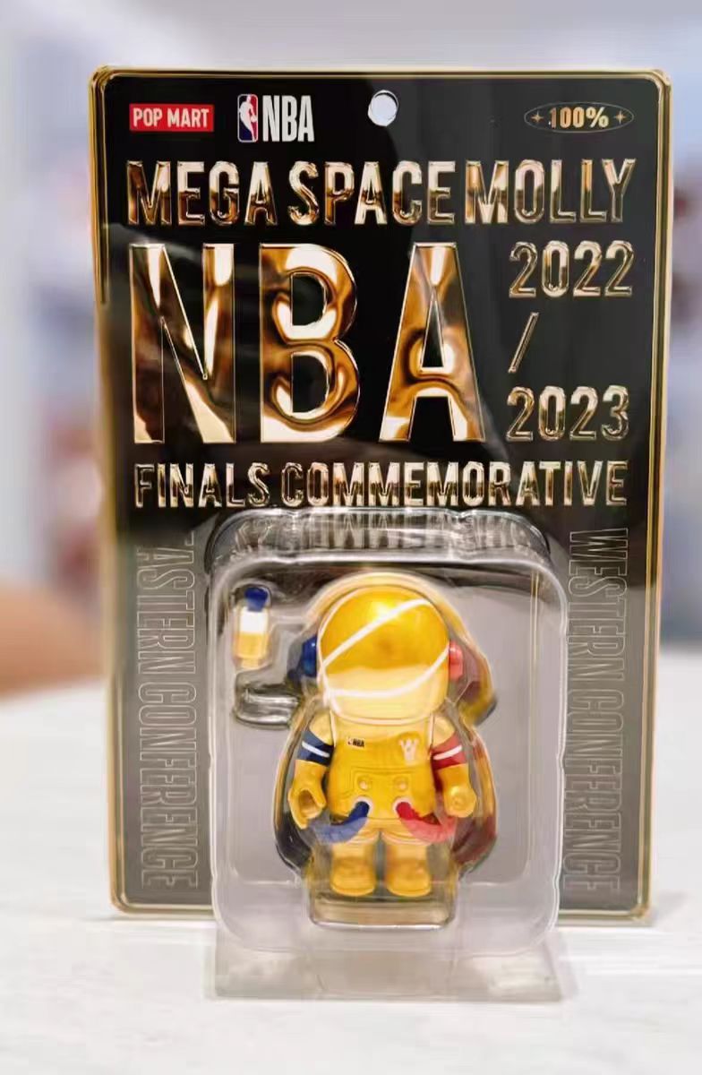 Mega Space Molly 100% NBA series(pre order)