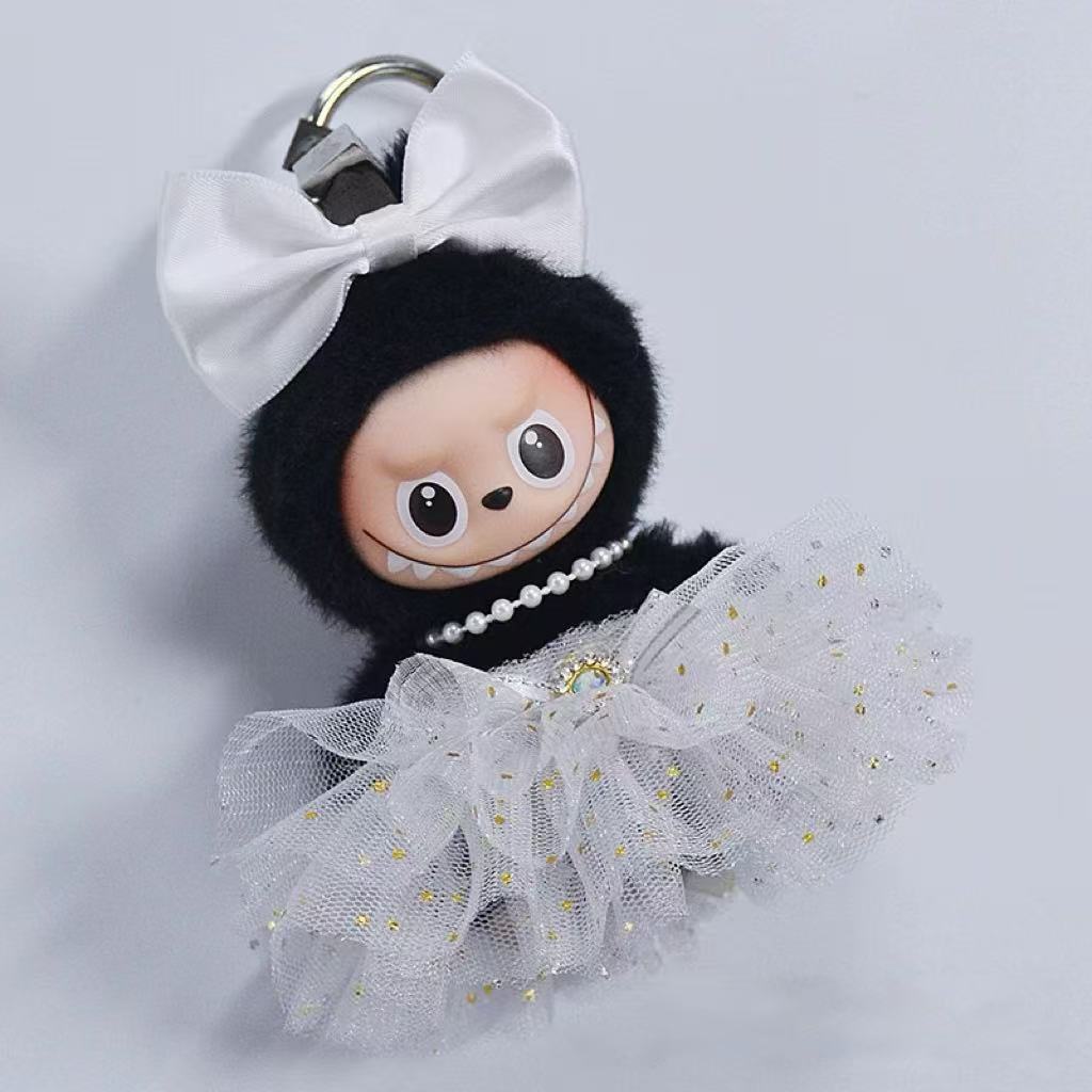 v4 labubu outfit （outfit only) pre order around 3/4 days