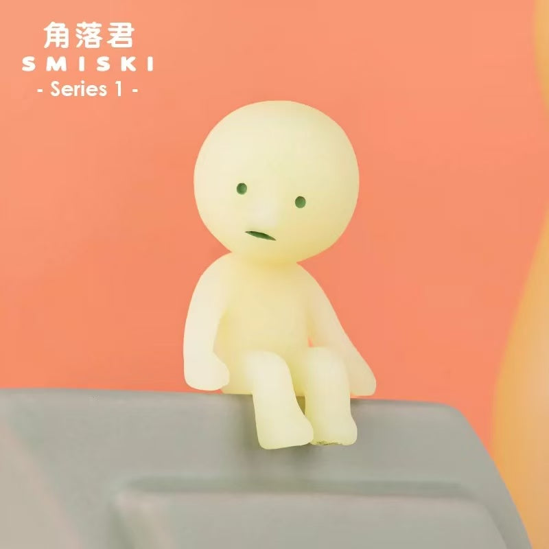SMISKI GLOW IN DARK FIGURE SERIES ver 1