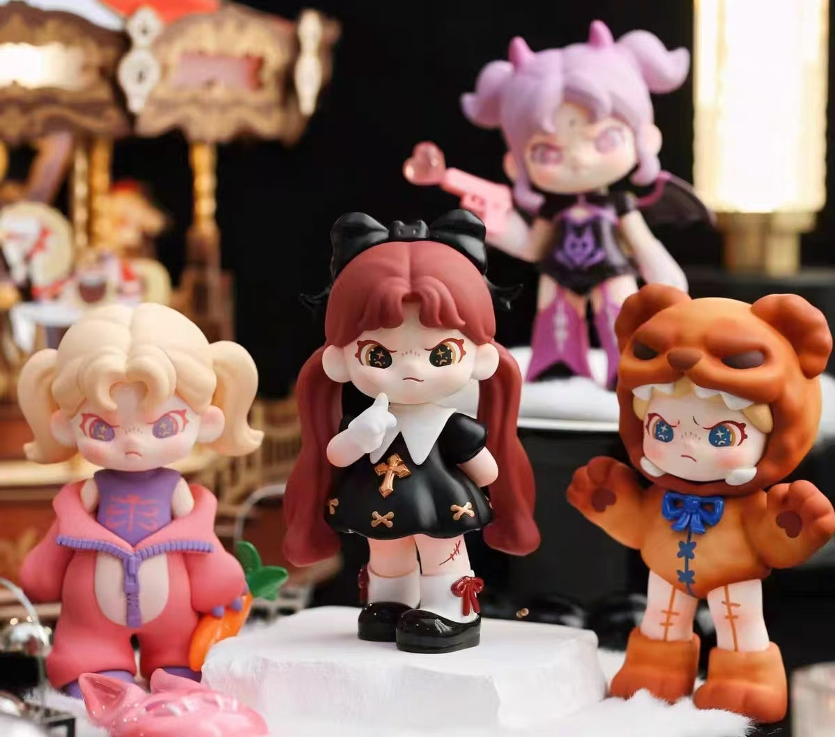 DORA IDEAL WORLD Figures