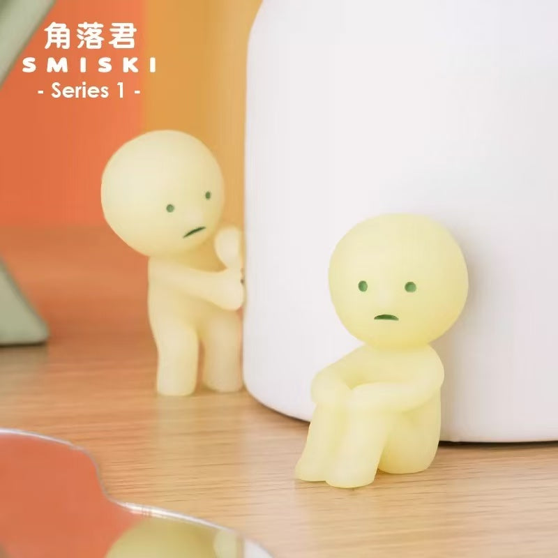 SMISKI GLOW IN DARK FIGURE SERIES ver 1